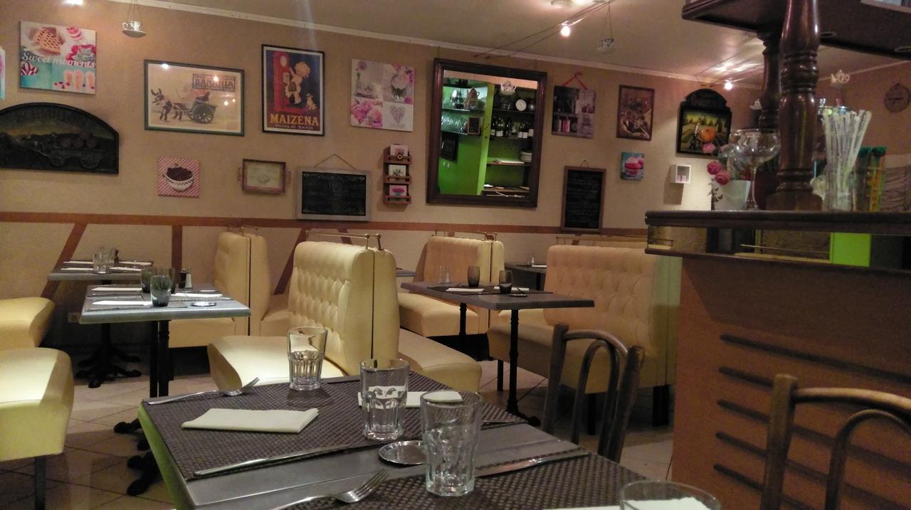 Logis De L'Europe Restaurant Le Cepage 호텔 코르비니 외부 사진