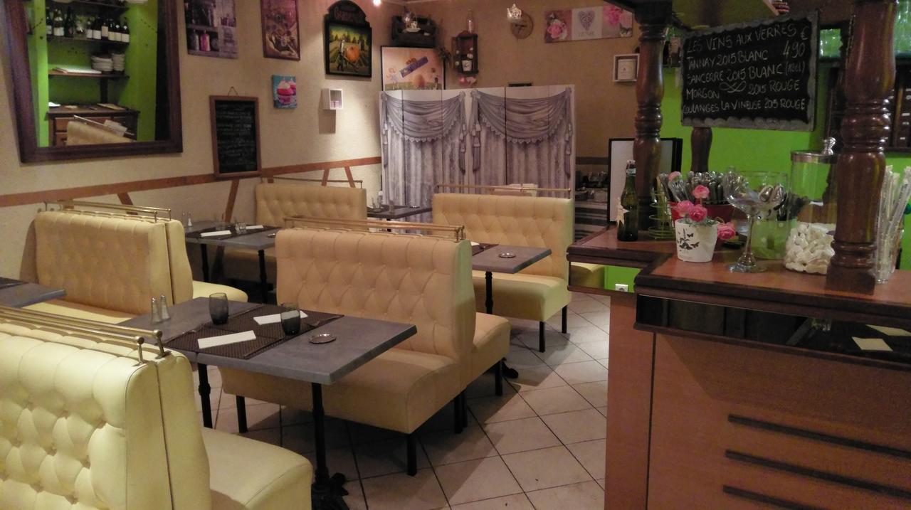 Logis De L'Europe Restaurant Le Cepage 호텔 코르비니 외부 사진